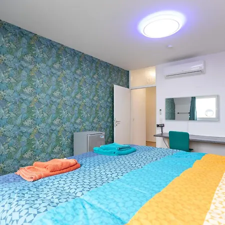 Private Room With Ac- Microwave, Personal Fridge & Metro Access - 7 Min To Center Vienna Exterior photo