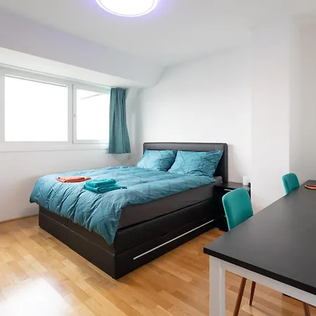 Private Room With Ac- Microwave, Personal Fridge & Metro Access - 7 Min To Center Vienna Exterior photo