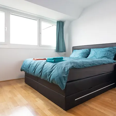 Private Room With Ac- Microwave, Personal Fridge & Metro Access - 7 Min To Center Vienna Exterior photo