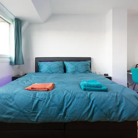 Private Room With Ac- Microwave, Personal Fridge & Metro Access - 7 Min To Center Vienna Exterior photo