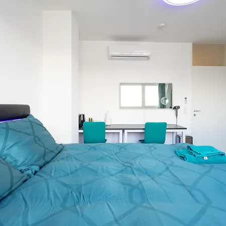 Private Room With Ac- Microwave, Personal Fridge & Metro Access - 7 Min To Center Vienna Exterior photo