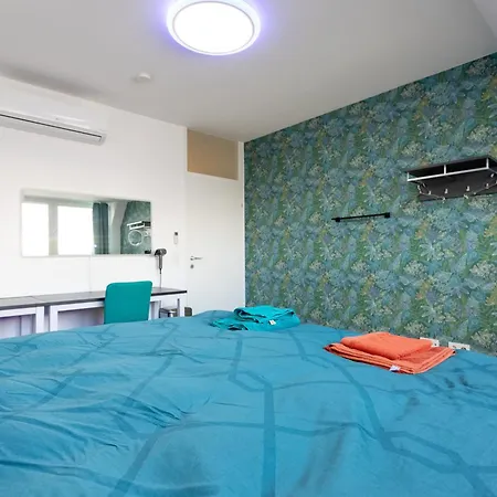 Private Room With Ac- Microwave, Personal Fridge & Metro Access - 7 Min To Center Vienna Exterior photo