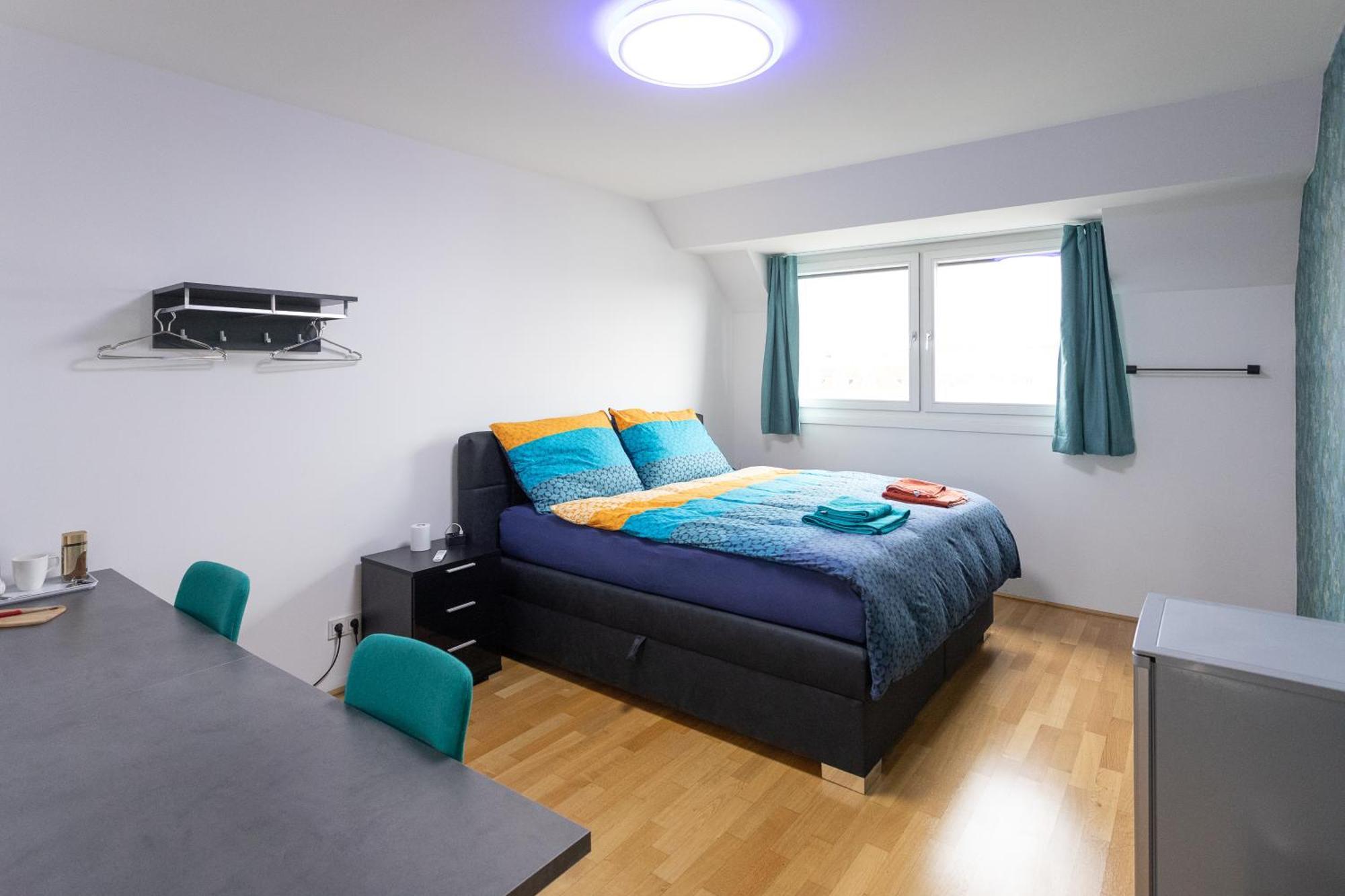 Homestay Private With Ac- Microwave, Personal Fridge & Metro Access - 7 Min To Center Vienna
