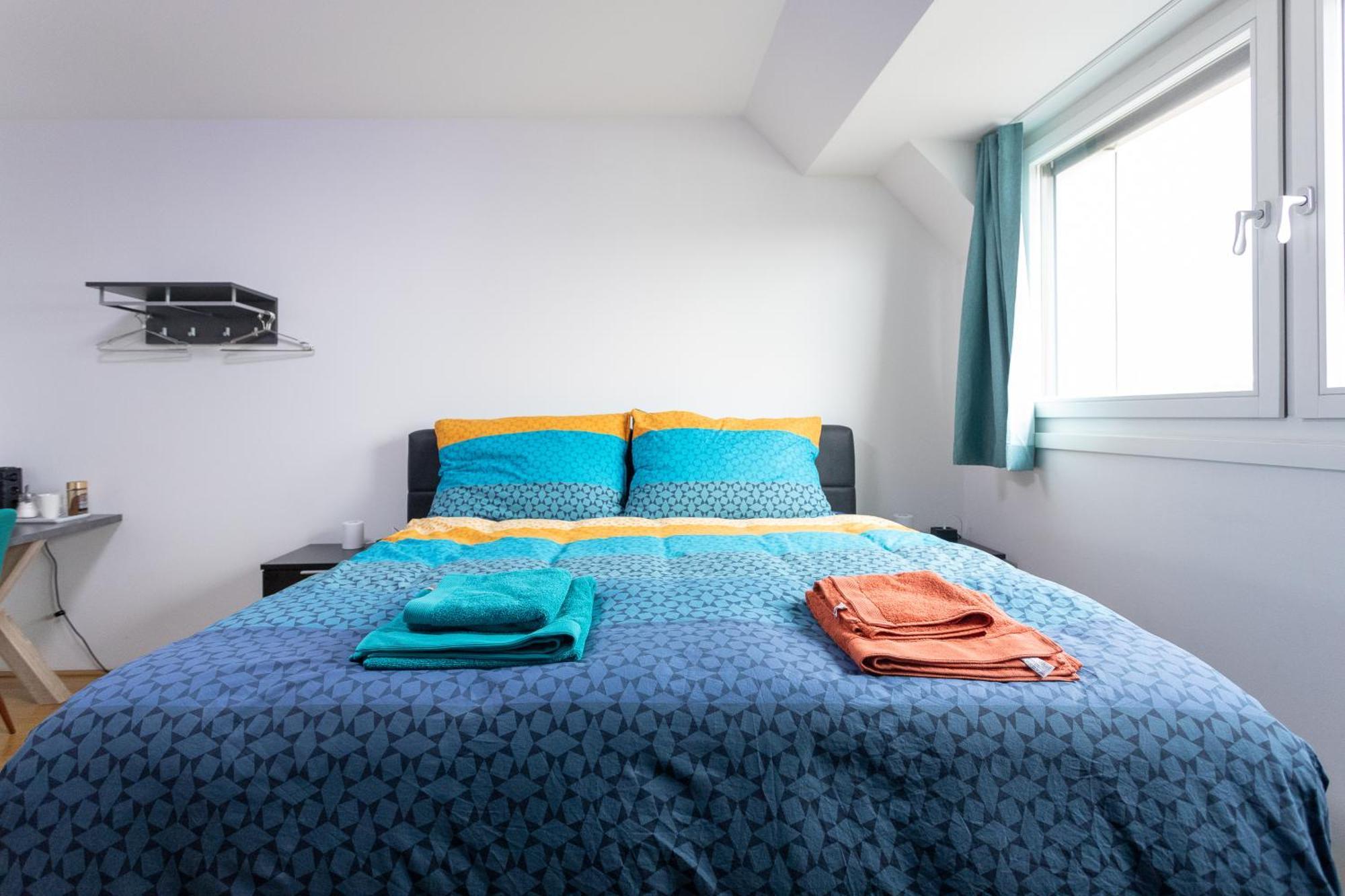 Private With Ac- Microwave, Personal Fridge & Metro Access - 7 Min To Center Vienna