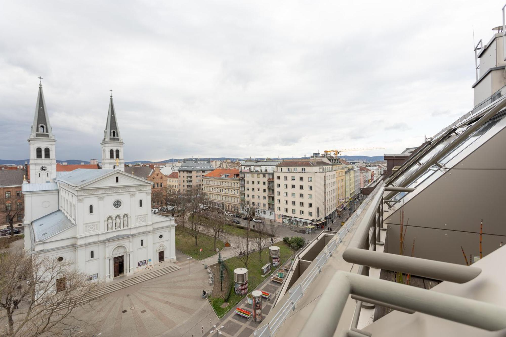 Private With Ac- Microwave, Personal Fridge & Metro Access - 7 Min To Center Vienna