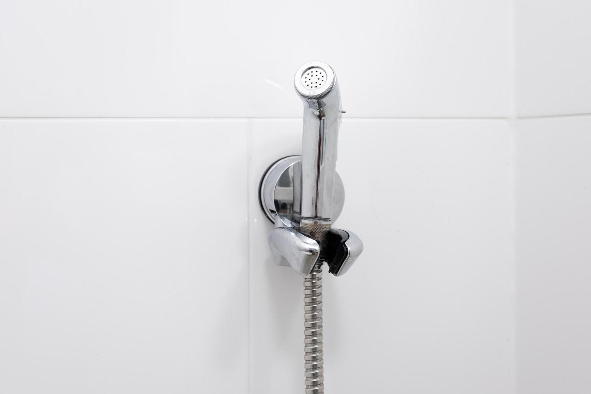 Private With Ac- Microwave, Personal Fridge & Metro Access - 7 Min To Center Homestay Vienna