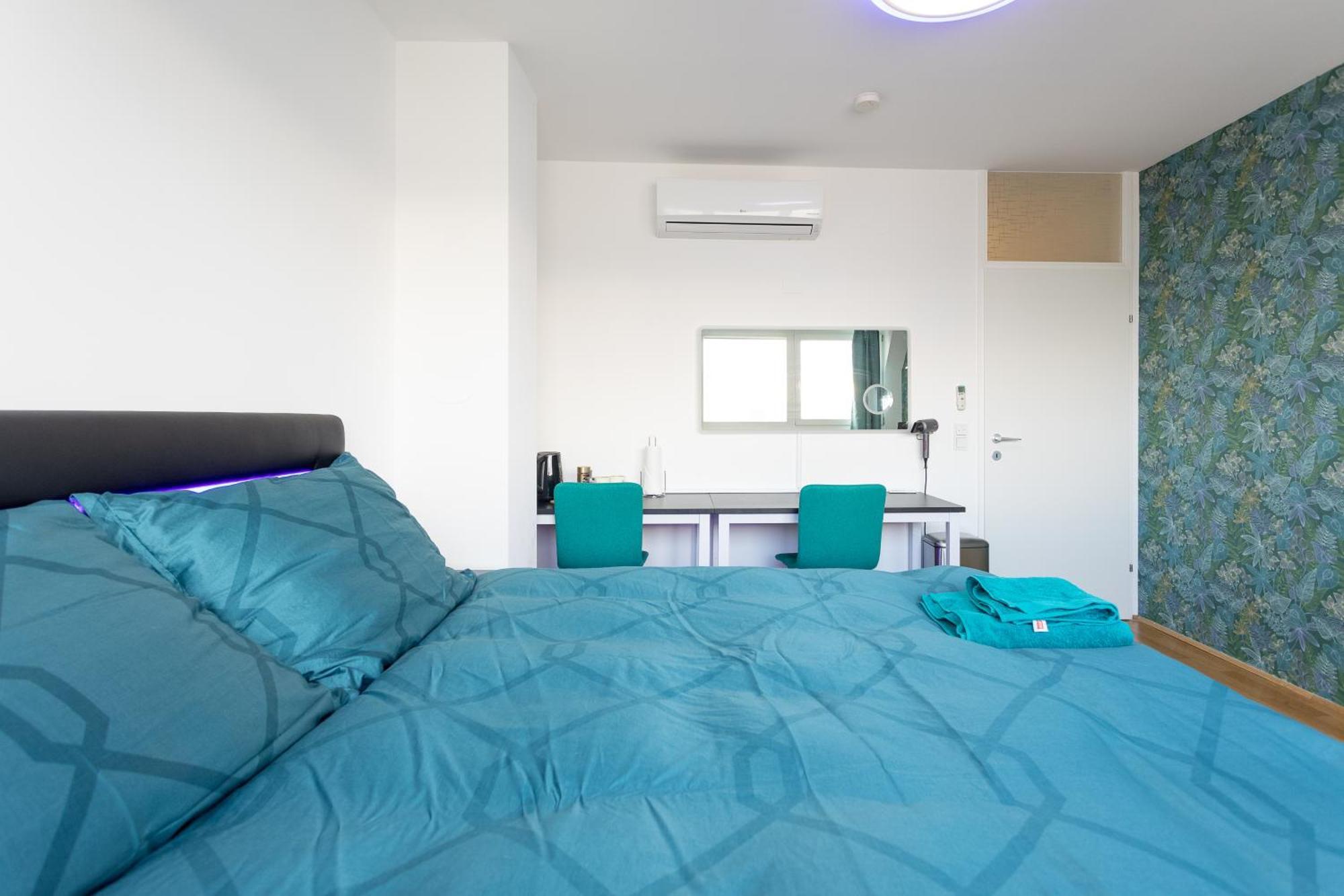 Homestay Private With Ac- Microwave, Personal Fridge & Metro Access - 7 Min To Center